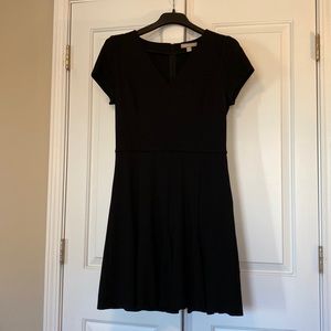 Banana Republic sz 12 tall V-neck fit n flair LBD thick stretchy knit comfy